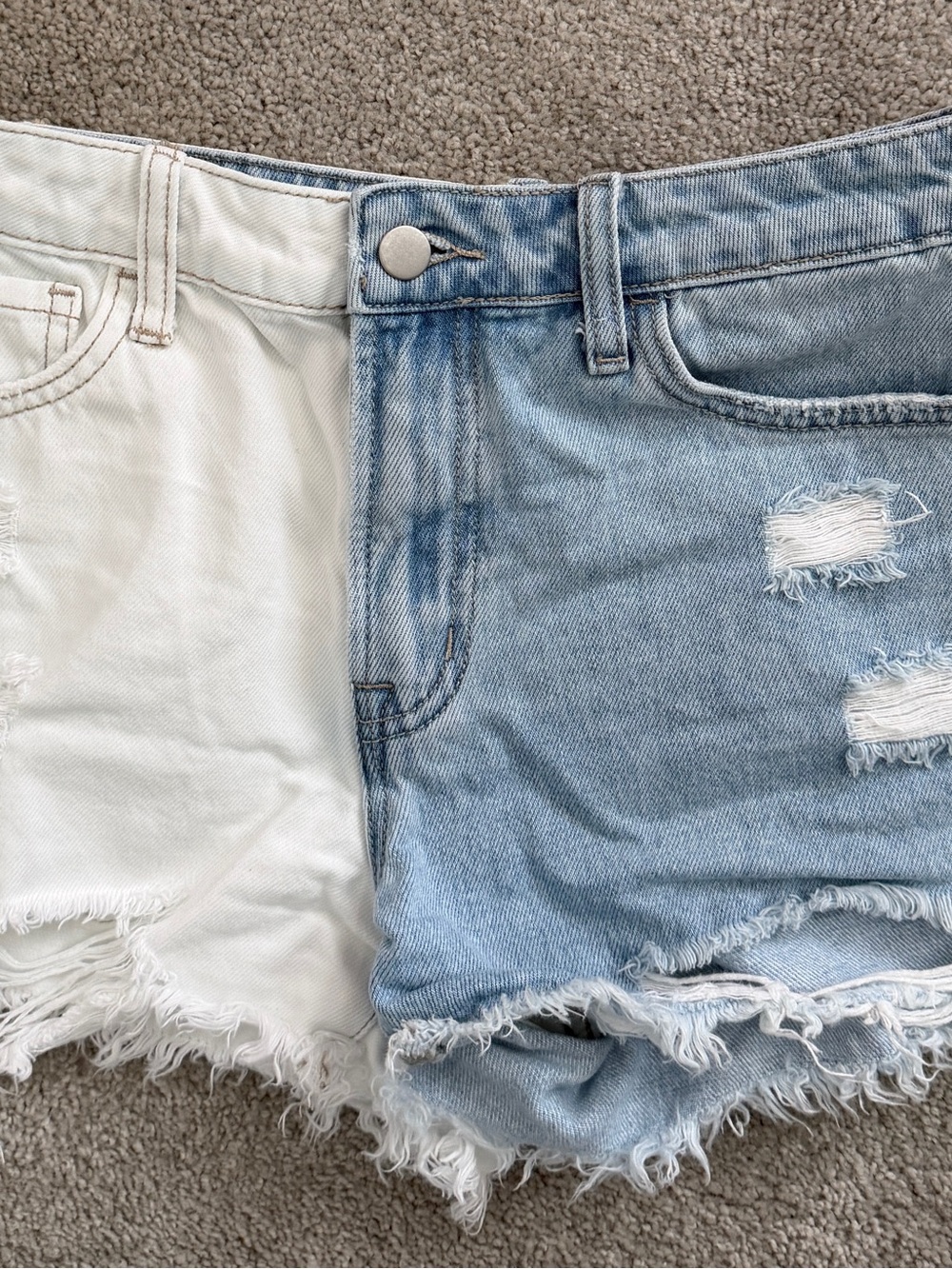 ALTAR’D‎ STATE White and Blue Frayed Denim Split Shorts-Small